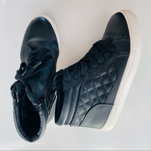 STEVE MADDEN Euriah Black High Top Quilted Vegan Leather Lace Up Sneaker Shoes 7 - Picture 1 of 6